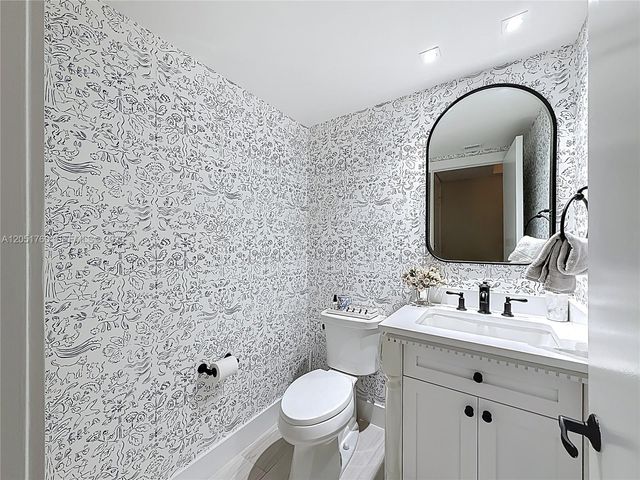 445 Grand Bay Drive 418, Key Biscayne, FL 33149