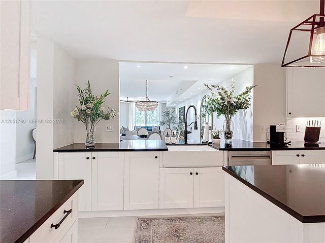 445 Grand Bay Drive 418, Key Biscayne, FL 33149