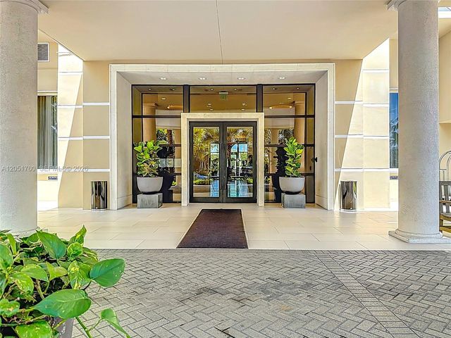 445 Grand Bay Drive 418, Key Biscayne, FL 33149