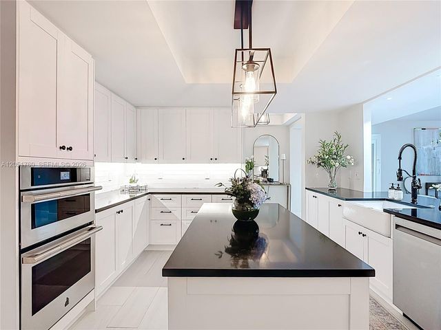 445 Grand Bay Drive 418, Key Biscayne, FL 33149