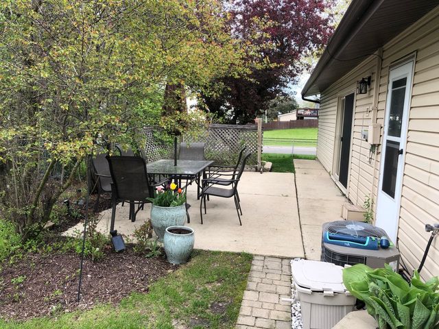 1126 Parkview Drive, Hanover Park, IL 60133