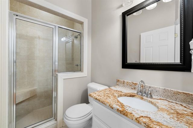 601 Country Club Court, La Grange, TX 78946