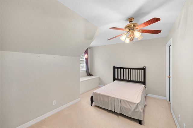 601 Country Club Court, La Grange, TX 78946