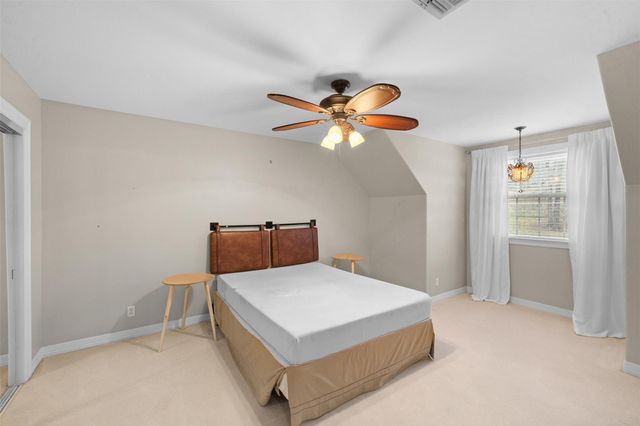 601 Country Club Court, La Grange, TX 78946