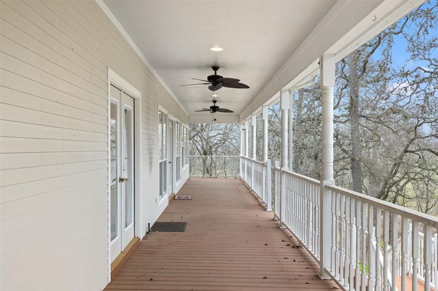 601 Country Club Court, La Grange, TX 78946