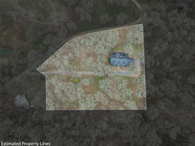 601 Country Club Court, La Grange, TX 78946