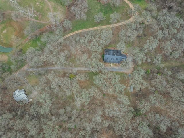 601 Country Club Court, La Grange, TX 78946