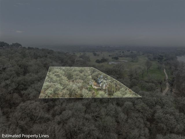 601 Country Club Court, La Grange, TX 78946