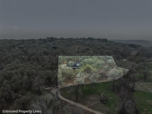 601 Country Club Court, La Grange, TX 78946