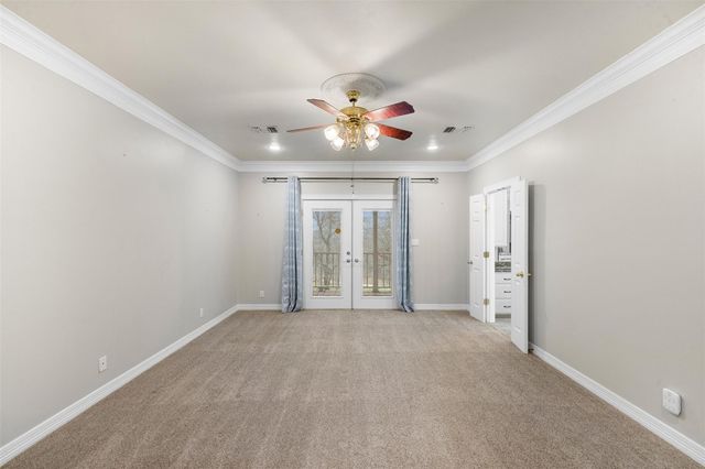 601 Country Club Court, La Grange, TX 78946