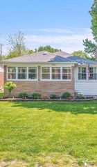 27076 Ford Avenue, Flat Rock, MI 48134