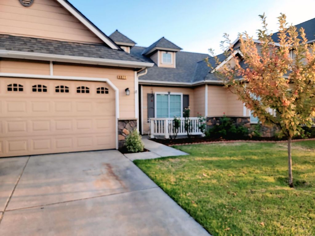 6671 E Lane Avenue, Fresno, CA 93727