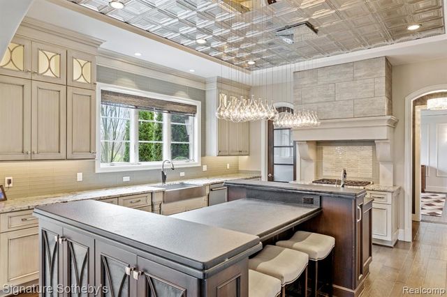 4911 Pinnacle Boulevard, Rochester, MI 48306