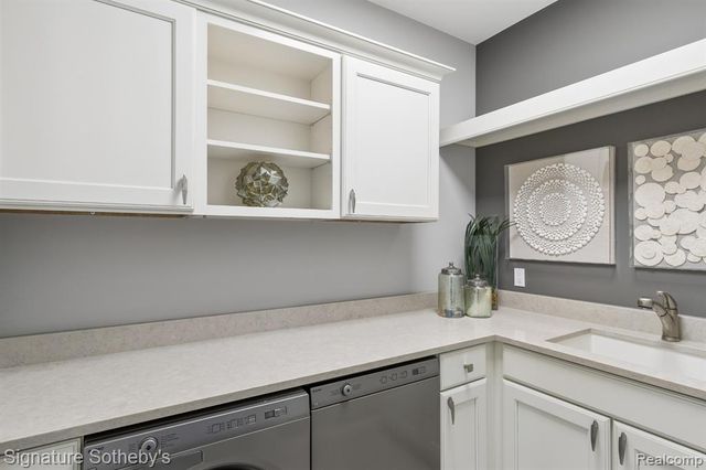 4911 Pinnacle Boulevard, Rochester, MI 48306