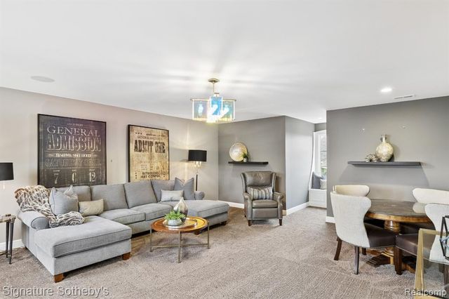 4911 Pinnacle Boulevard, Rochester, MI 48306