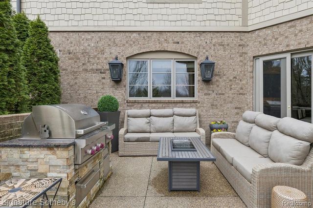 4911 Pinnacle Boulevard, Rochester, MI 48306