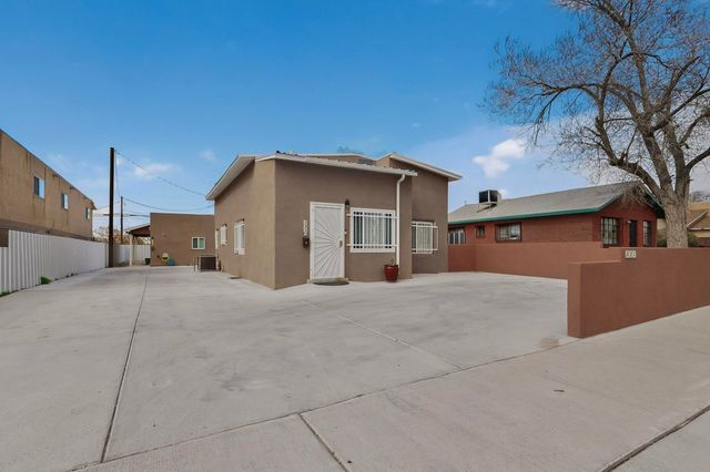 321 Columbia Drive SE, Albuquerque, NM 87106