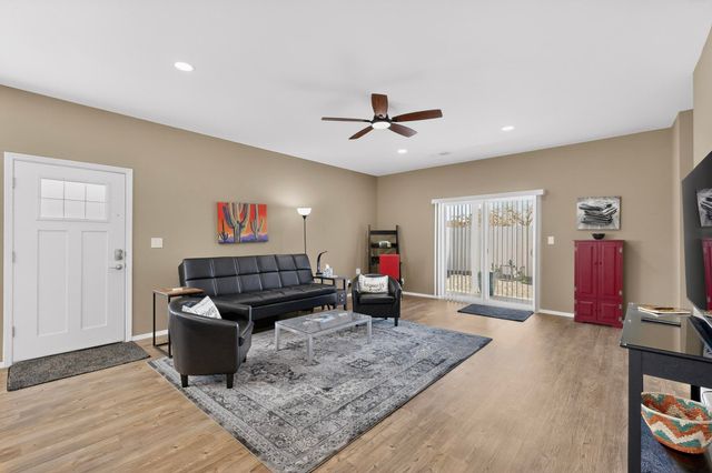 321 Columbia Drive SE, Albuquerque, NM 87106