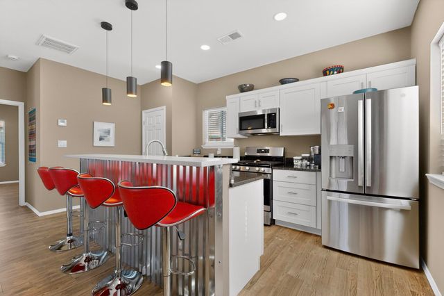 321 Columbia Drive SE, Albuquerque, NM 87106