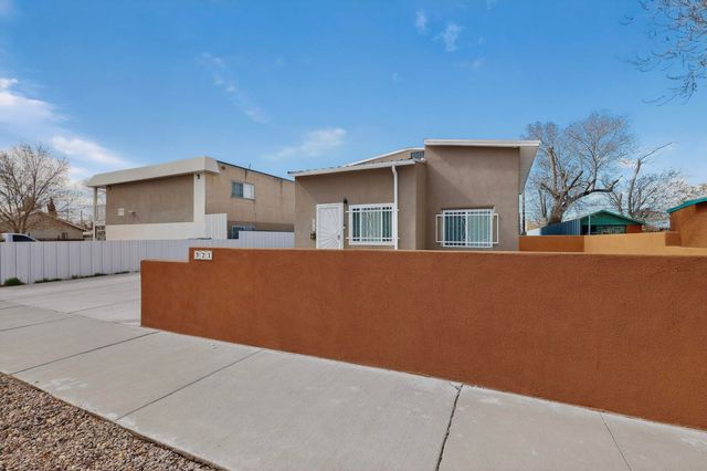 321 Columbia Drive SE, Albuquerque, NM 87106