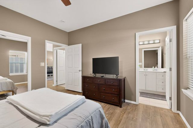 321 Columbia Drive SE, Albuquerque, NM 87106