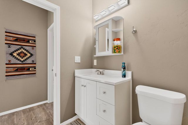 321 Columbia Drive SE, Albuquerque, NM 87106