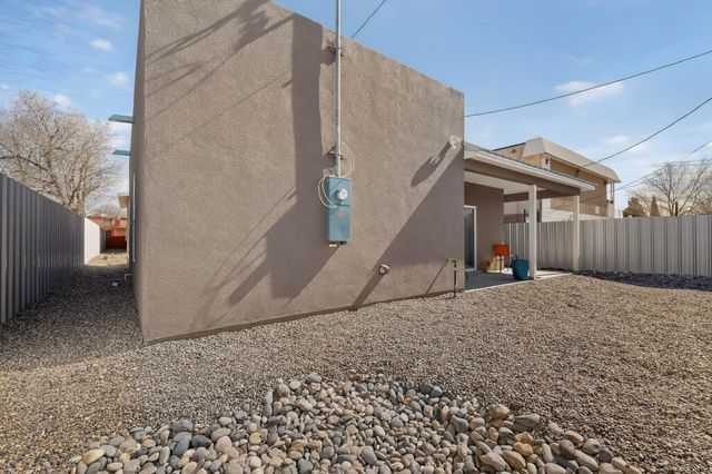 321 Columbia Drive SE, Albuquerque, NM 87106