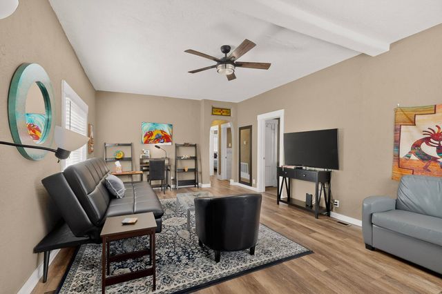 321 Columbia Drive SE, Albuquerque, NM 87106