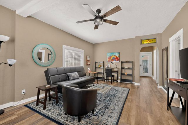 321 Columbia Drive SE, Albuquerque, NM 87106