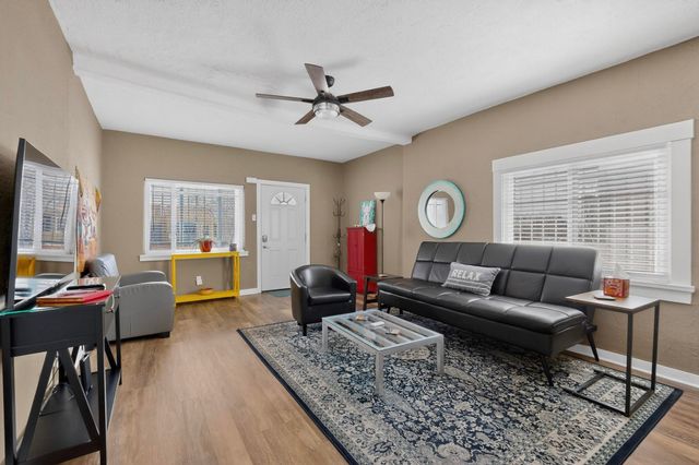 321 Columbia Drive SE, Albuquerque, NM 87106