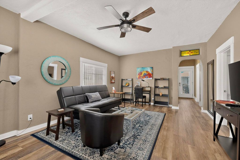 321 Columbia Drive SE, Albuquerque, NM 87106