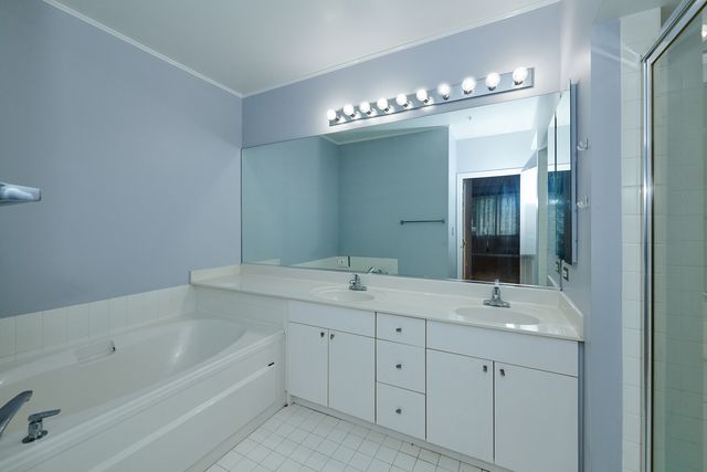 7414 N LINCOLN Avenue A, Skokie, IL 60076