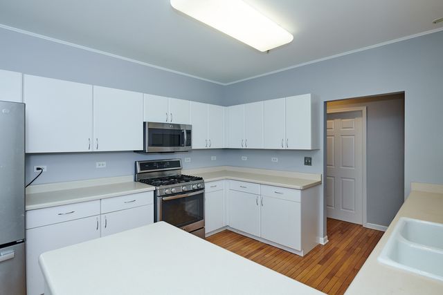 7414 N LINCOLN Avenue A, Skokie, IL 60076