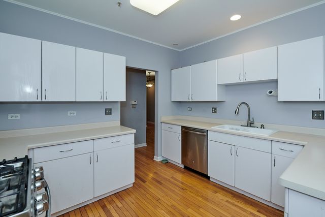 7414 N LINCOLN Avenue A, Skokie, IL 60076