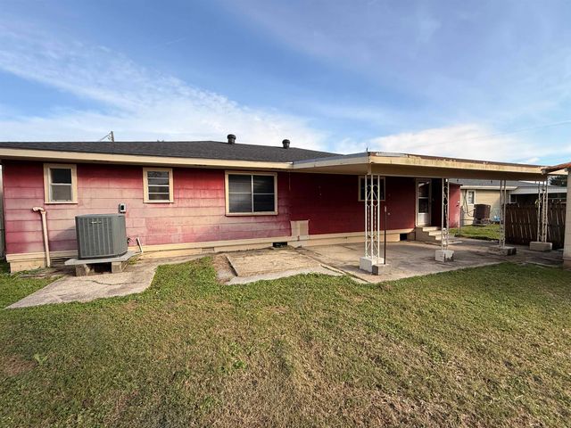 403 Fanguy St, Chauvin, LA 70344