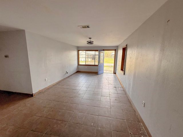 403 Fanguy St, Chauvin, LA 70344