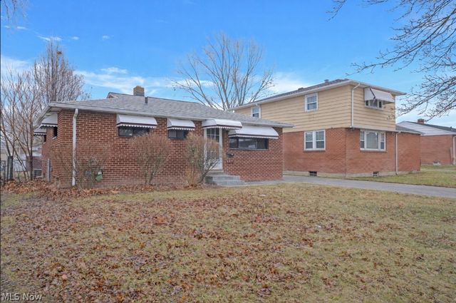 6377 Ledgebrook Drive, Brook Park, OH 44142