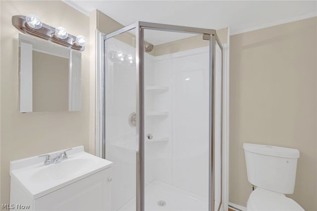 6377 Ledgebrook Drive, Brook Park, OH 44142