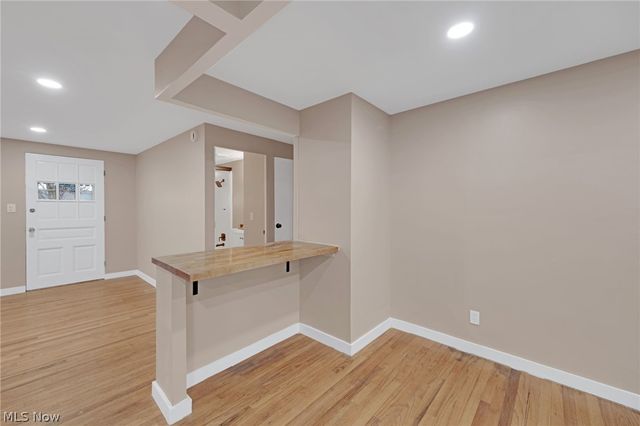 6377 Ledgebrook Drive, Brook Park, OH 44142