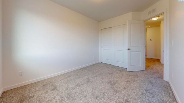 4744 W Quinault Place, Kennewick, WA 99336