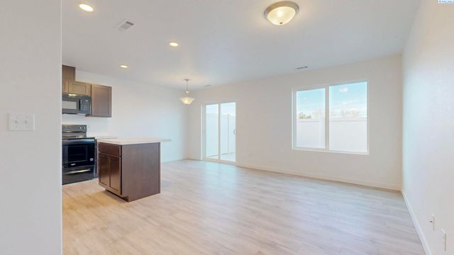 4744 W Quinault Place, Kennewick, WA 99336