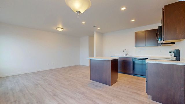 4744 W Quinault Place, Kennewick, WA 99336