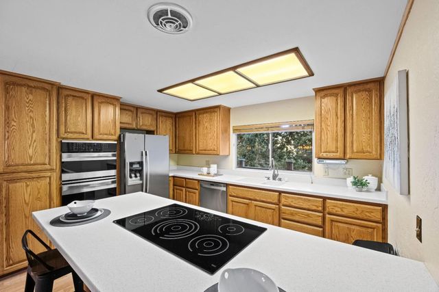15565 Armsby Lane, Morgan Hill, CA 95037