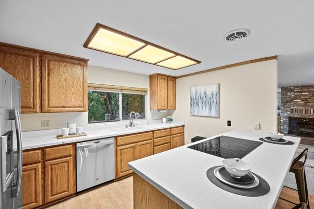 15565 Armsby Lane, Morgan Hill, CA 95037
