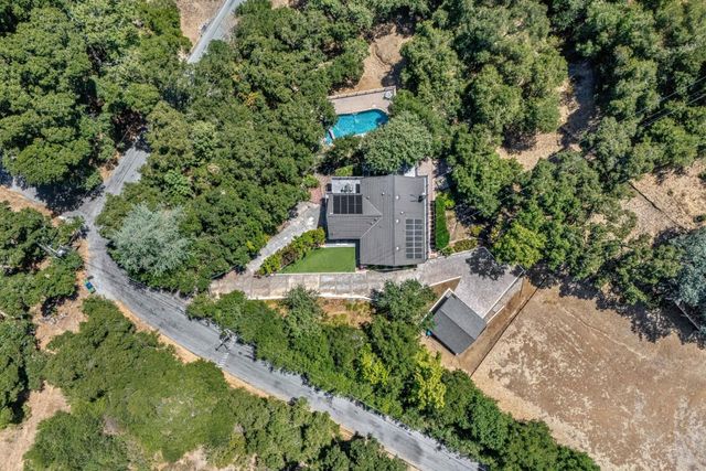 15565 Armsby Lane, Morgan Hill, CA 95037