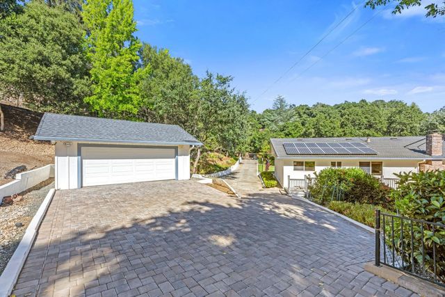 15565 Armsby Lane, Morgan Hill, CA 95037