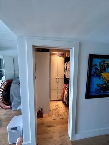 166 HARBOR DR 6B, Key Biscayne, FL 33149