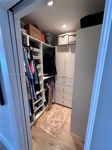 166 HARBOR DR 6B, Key Biscayne, FL 33149