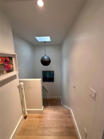 166 HARBOR DR 6B, Key Biscayne, FL 33149