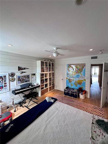 166 HARBOR DR 6B, Key Biscayne, FL 33149